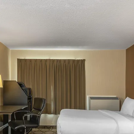 Comfort Inn Swift Current Exterior photo